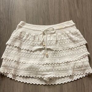 Chic White Lace Mini Skirt